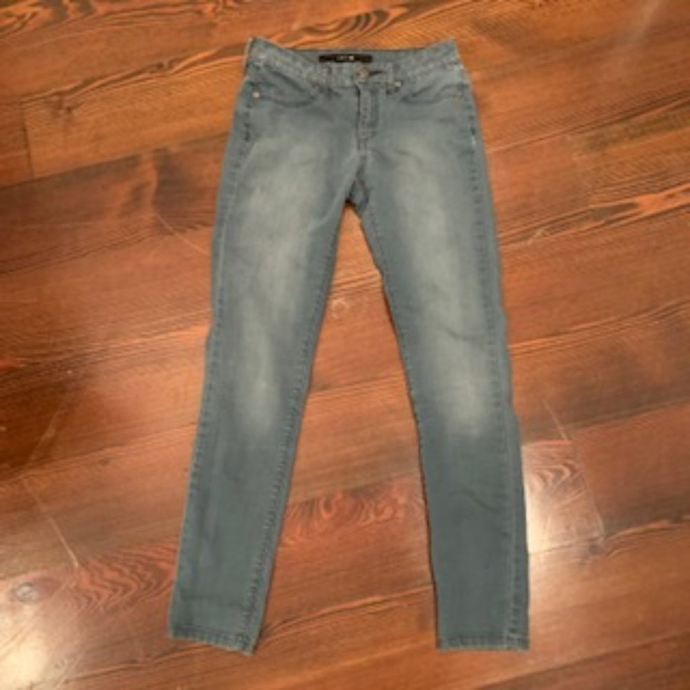 light wash joes skinny jeans